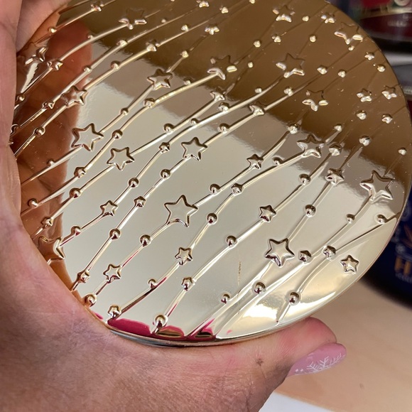 Bath & Body Works Twisted Peppermint Candle - Pink and Gold - Picture 4 of 4